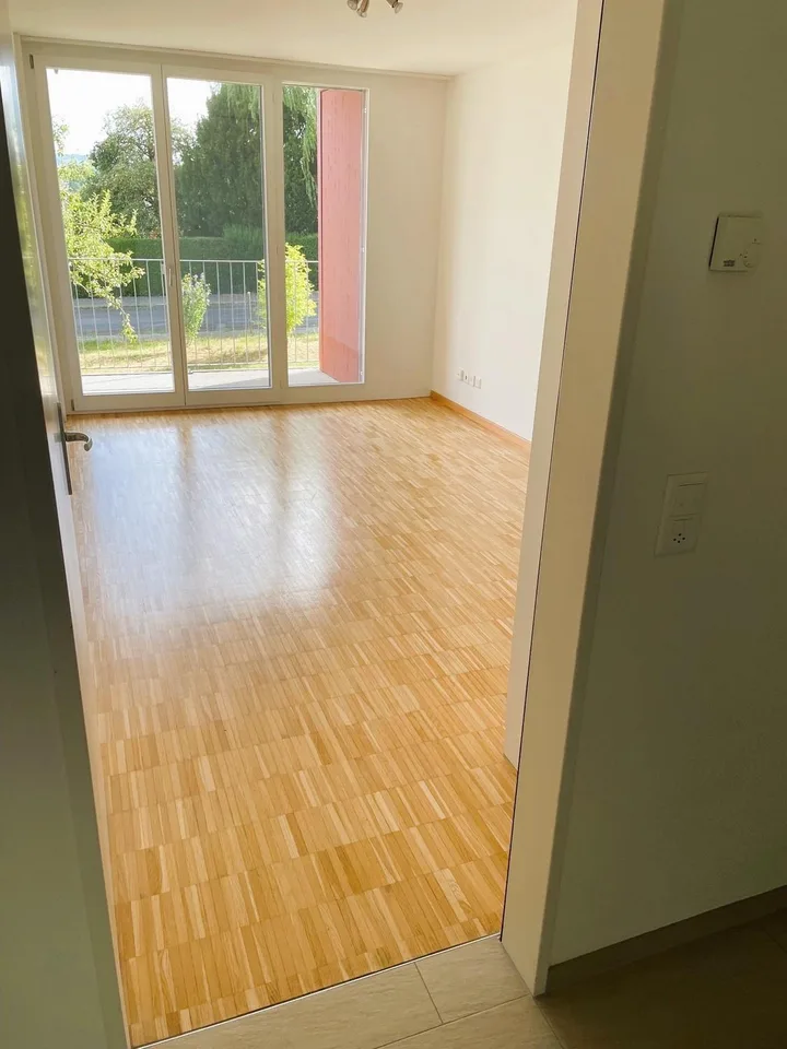 Moderne 2-Zimmer-Wohnung mit eigenem Gartenabteil an zentraler Lage!