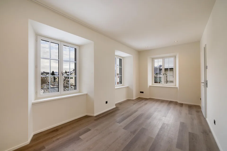 Moderne 2.5-Zimmer-Langzeit-Ferienwohnung im Dorfkern von Näfels