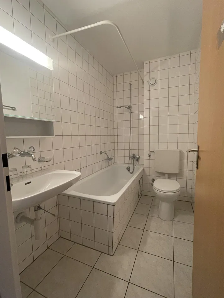 Helle 2,5-Zi-Wohnung