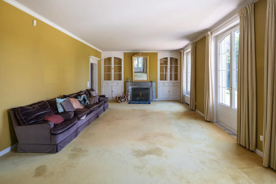 Villa di campagna rappresentativa in un giardino incantevole