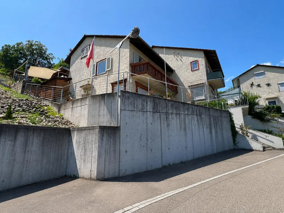 Sonniges Zuhause mit Weitsicht in Langwiesen