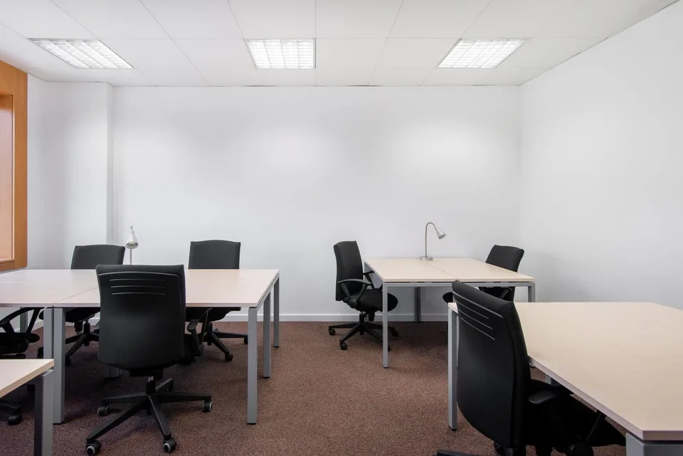 Büroräume für 40 in Spaces Grosspeter Tower