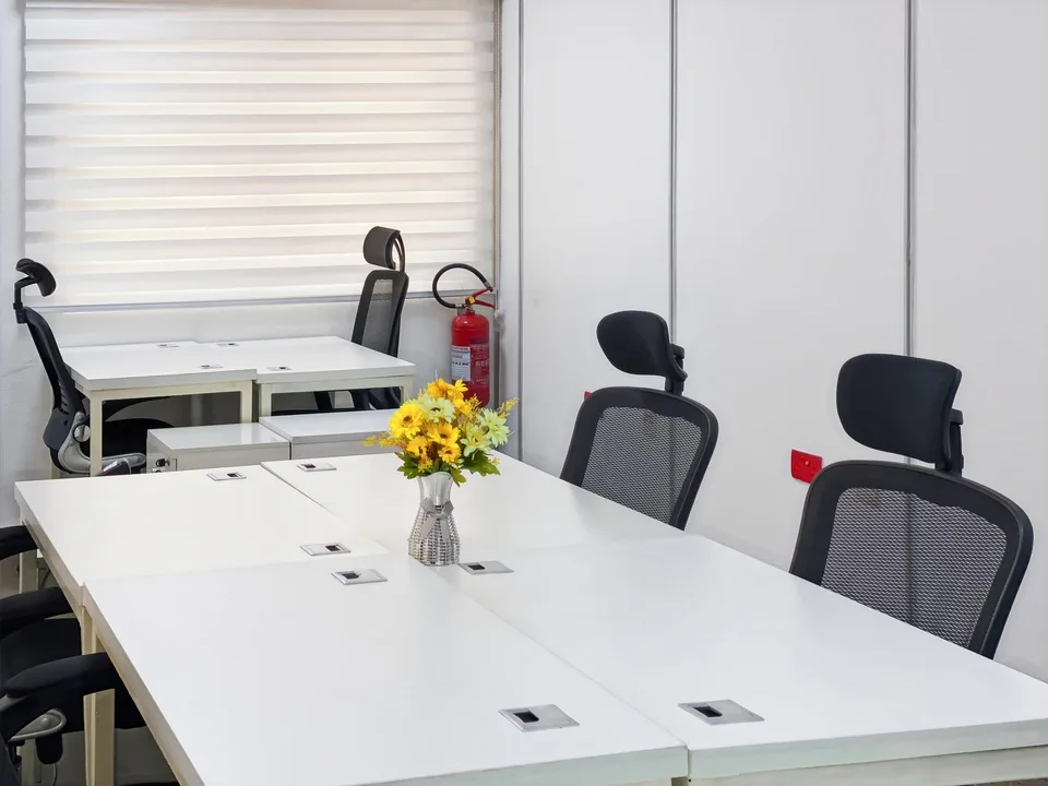 Büroräume für 25 in Spaces Grosspeter Tower