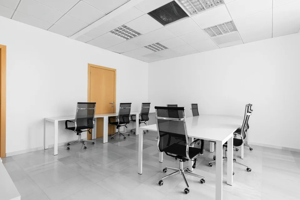 Büroräume für 20 in Spaces Grosspeter Tower