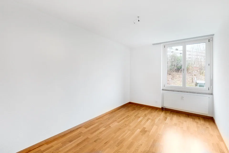 Bright apartment with great views of the green!