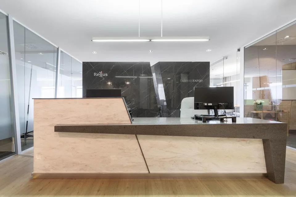 Bureau privé pour 40 à Regus Versoix Station Lakeside
