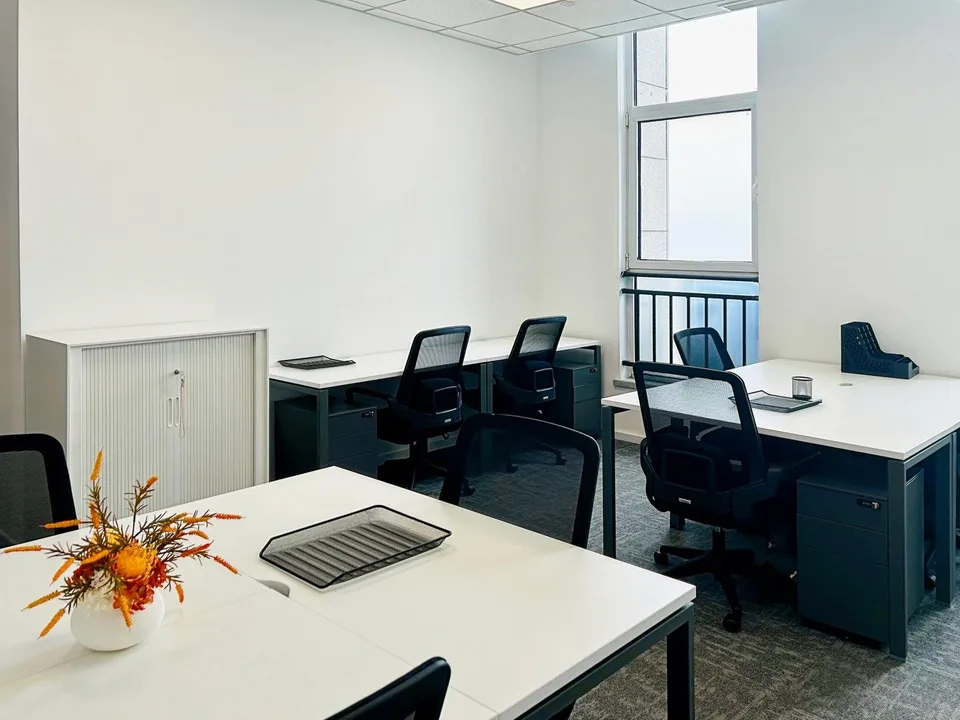 Privater Büroraum für 25 in Regus Dammstrasse