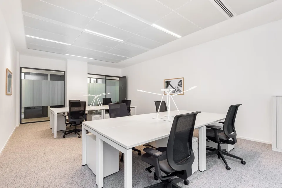 Bureau privé pour 25 à Regus City Flon