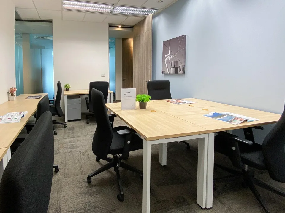 Bureau privé pour 40 à Regus Business Park