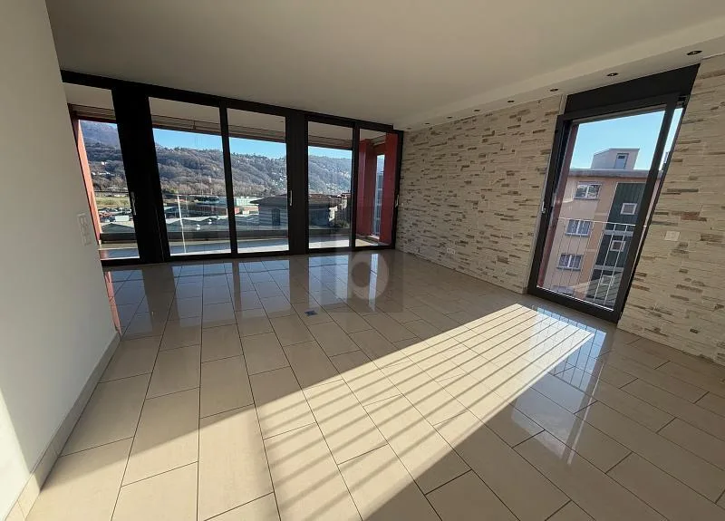 GROßE TERRASSE MIT SEEBLICK
