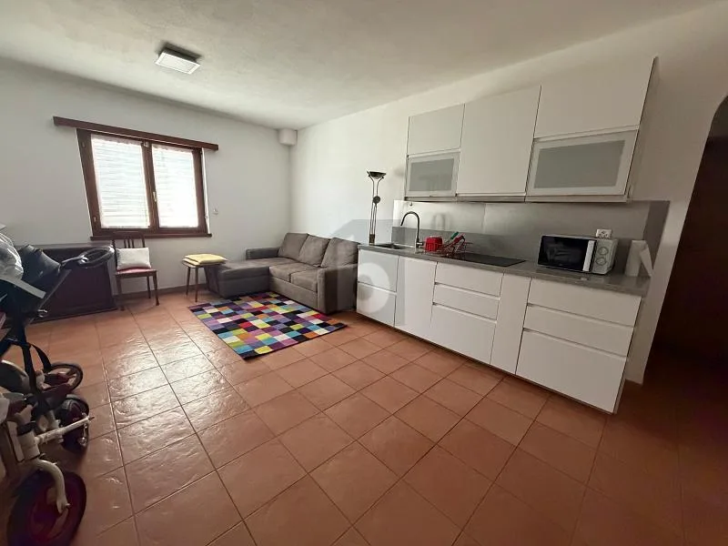 CASA UNIFAMILIARE PIU TERRENO EDIFICABILE