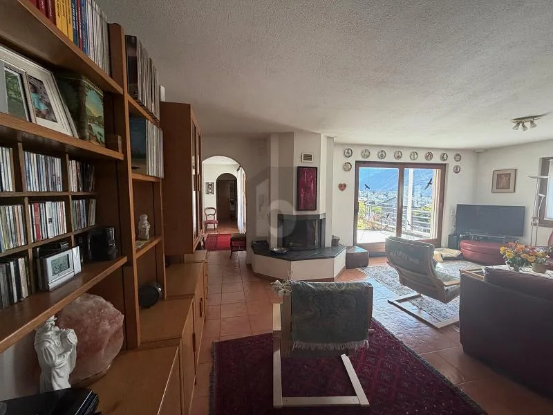 CASA UNIFAMILIARE PIU TERRENO EDIFICABILE