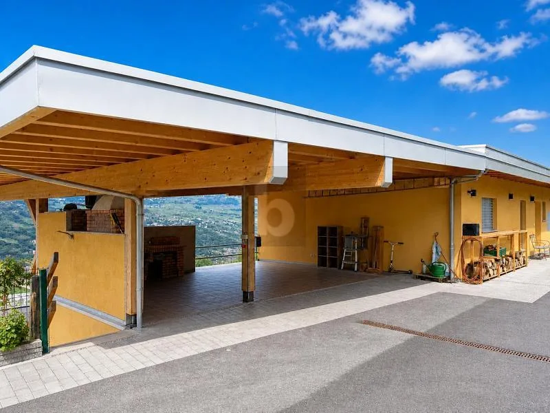 Aussichtsreiches und modernes Studio