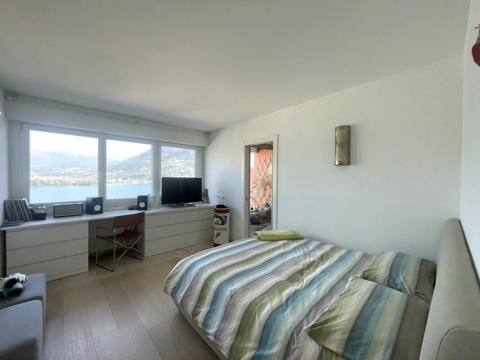 Spacieux appartement avec vue panoramique et piscine
