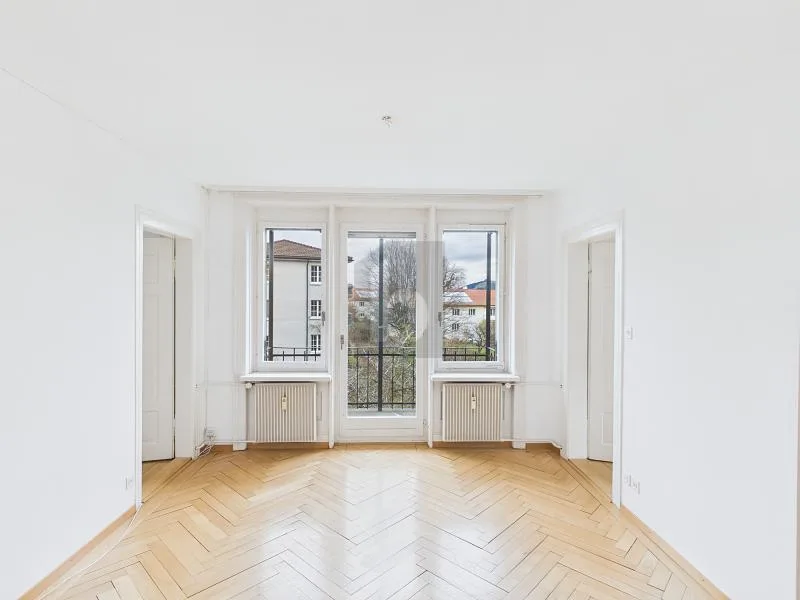 RUHIG UND ZENTRAL MIT BALKON