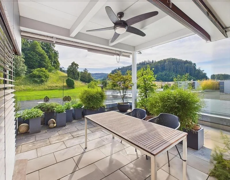 HOCHWERTIGER TERRASSENTRAUM!