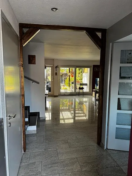 REIHENHAUS MIT KOMFORT UND EIGENSTROM