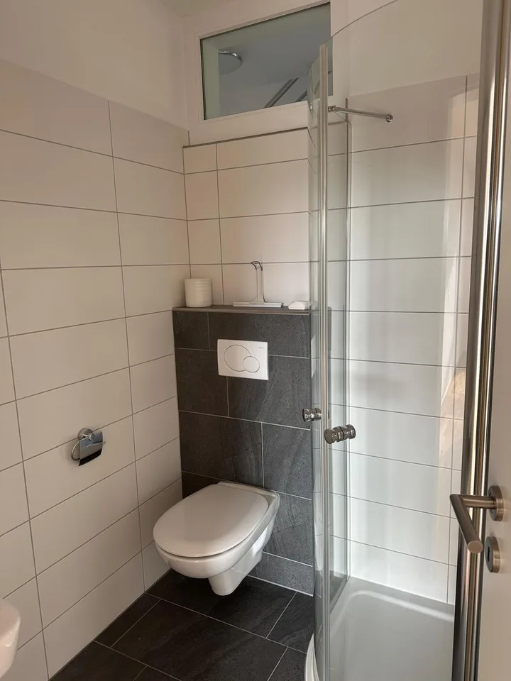 neuwertige 4 1/2 Zimmerwohnung mit Balkon (1. OG)