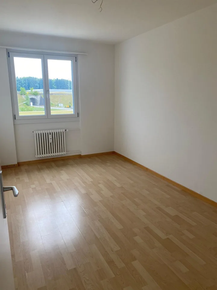 sonnige 4 Zimmer Wohnung auf dem Land