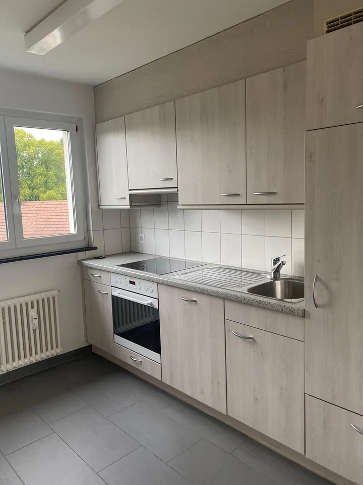 sonnige 4 Zimmer Wohnung auf dem Land