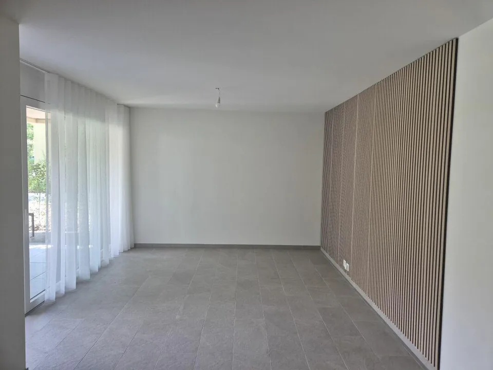 Erdgeschosswohnung mit Terrasse, Uvrier