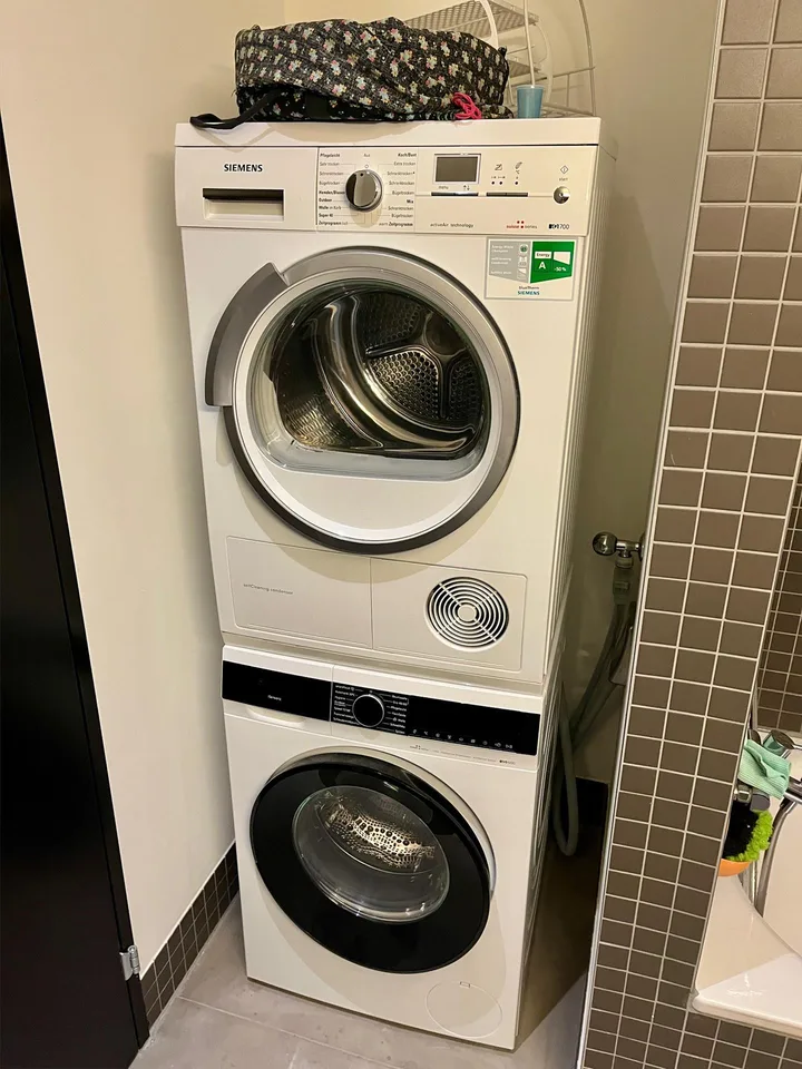 Grosse, moderne, helle 3.5 Zi Wohnung möbliert nahe an Zürich