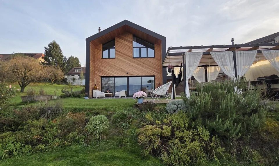 Neue Villa mit Seeblick