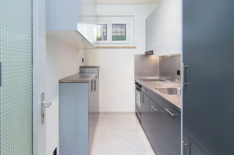 Renting a bright 2½-room apartment in Minusio, completely renovated