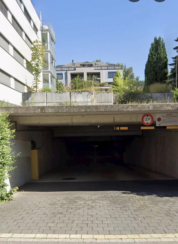 Parkplatz in Tiefgarage Seebach