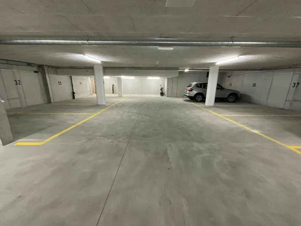 Tiefgarageneinstellplatz