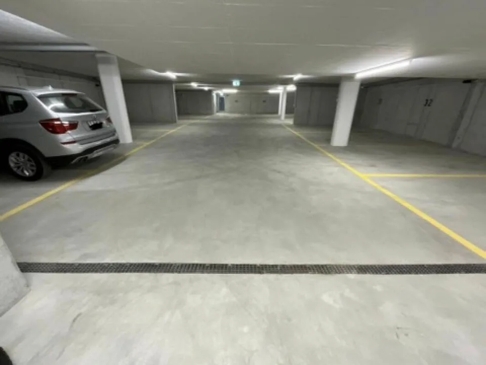 Tiefgarageneinstellplatz
