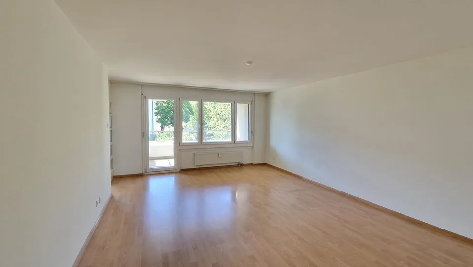 Bright apartment near village center with balcony