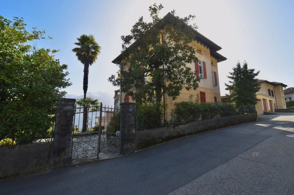 Storica villa plurifamiliare con terreno in ottima posizione | Hist...