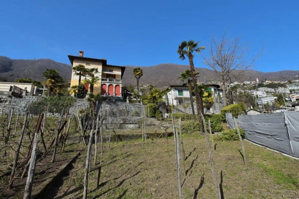 Storica villa plurifamiliare con terreno in ottima posizione | Hist...