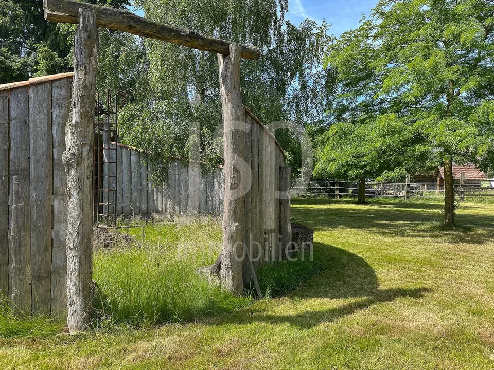 La cour historique de Brunnenhof à Grafenried (terrain de 5'431m2) – photo 19 sur 30