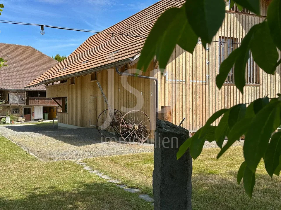 La cour historique de Brunnenhof à Grafenried (terrain de 5'431m2) – photo 22 sur 30