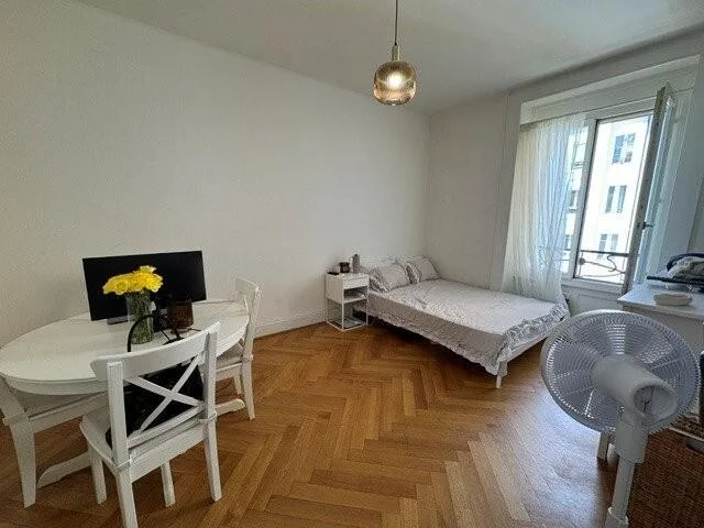 Zu ergattern! Ihr Studio nur zwei Schritte vom Bahnhof Lausanne CFF entfernt!