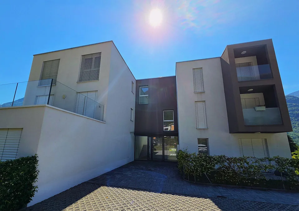 Modernes 4.5-Zimmer-Apartment mit Garten in Claro – Neubau mit Aussicht – Foto 13 von 14