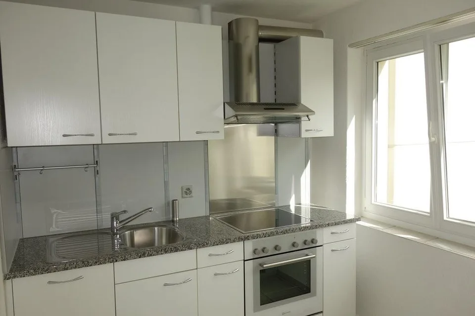 Appartamento situato in centro con ampio balcone – foto 2 di 7