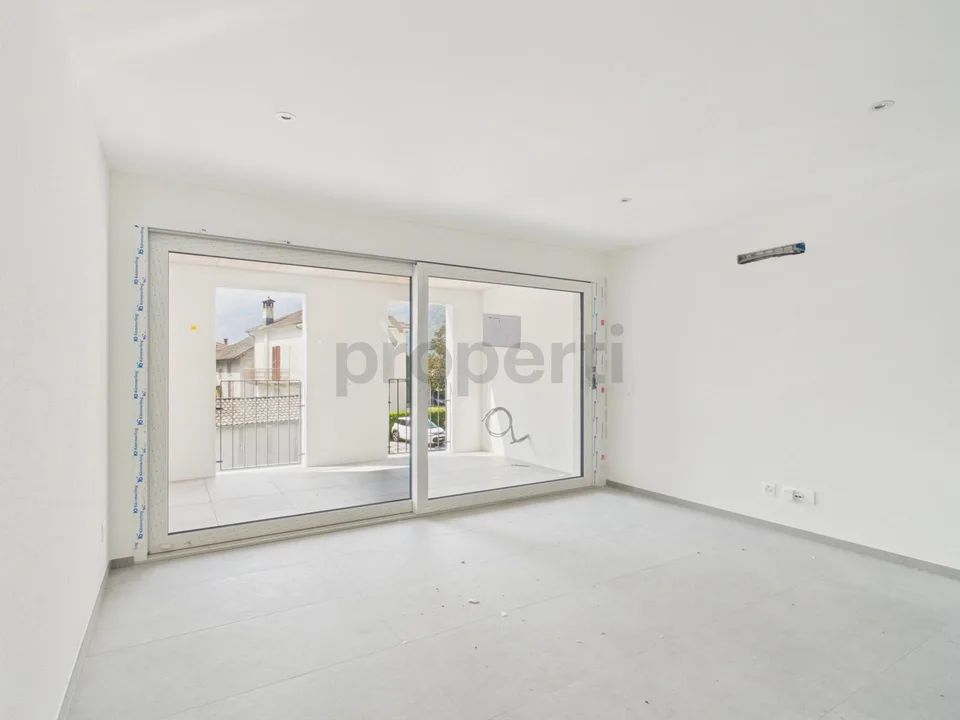 Moderno attico 3.5 locali con parcheggio privato, Biasca