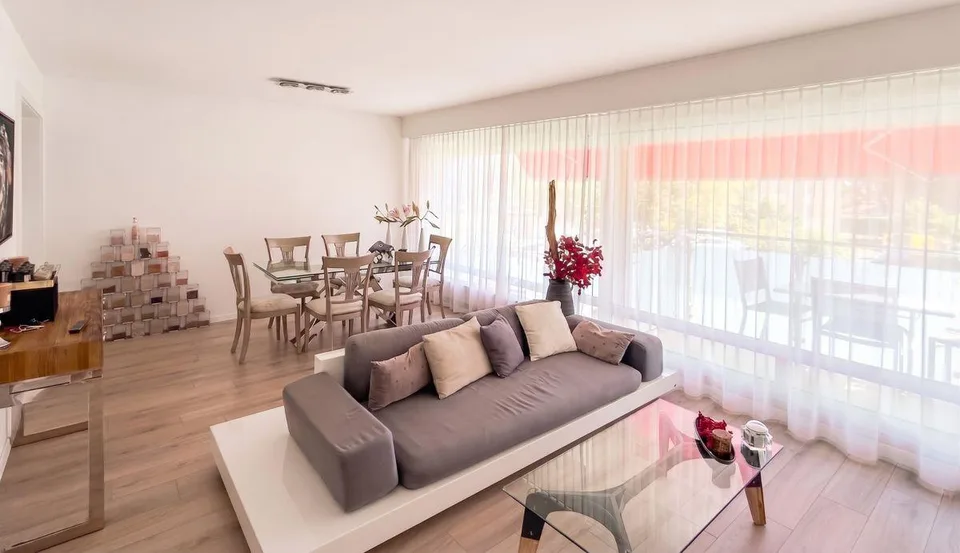 Appartement de 4.5 pièces rénové avec terrasse, à proximité du lac ...