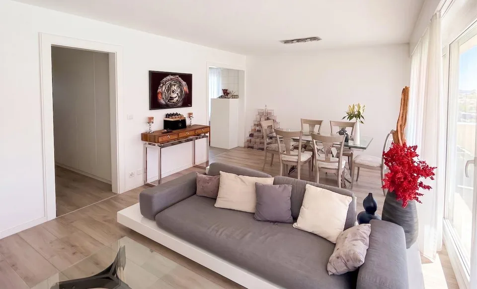 Wunderschöne 4.5-Zimmer-Wohnung mit Terrasse, in der Nähe des Sees in Préverenges