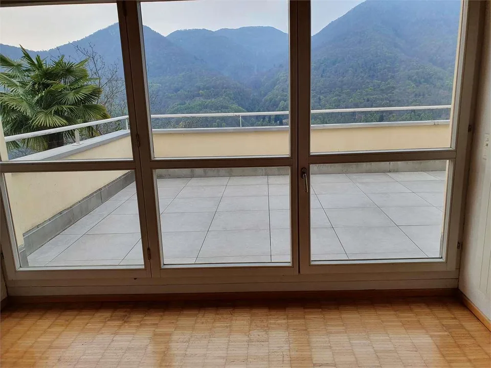 Schönes Reihenhaus mit 3 Etagen und Garten in Monteggio - Ponte