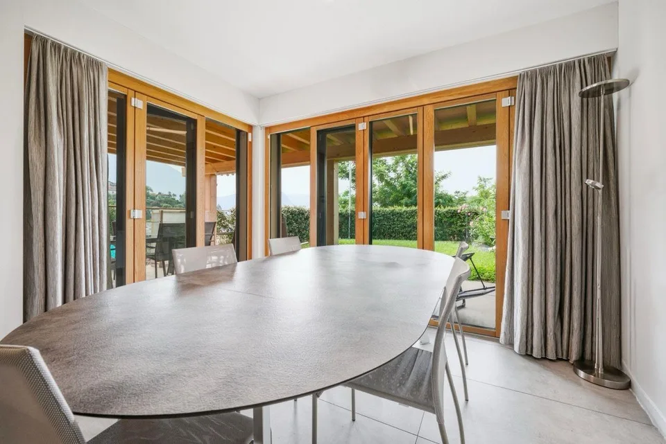 Elegante Villa Contemporanea con ampio giardino, piscina e terrazze...