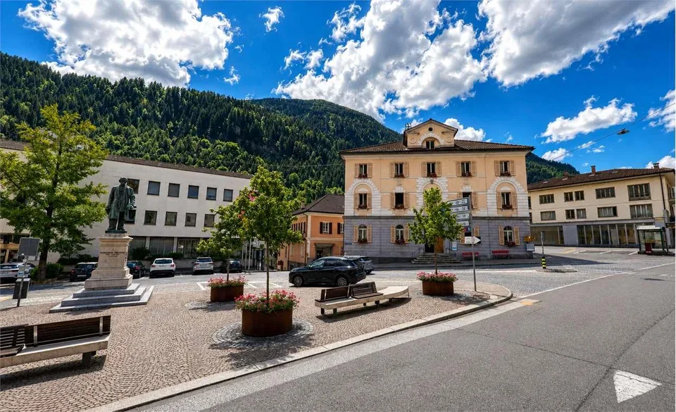 Palazzina a Reddito a Faido - Oltre al 5%