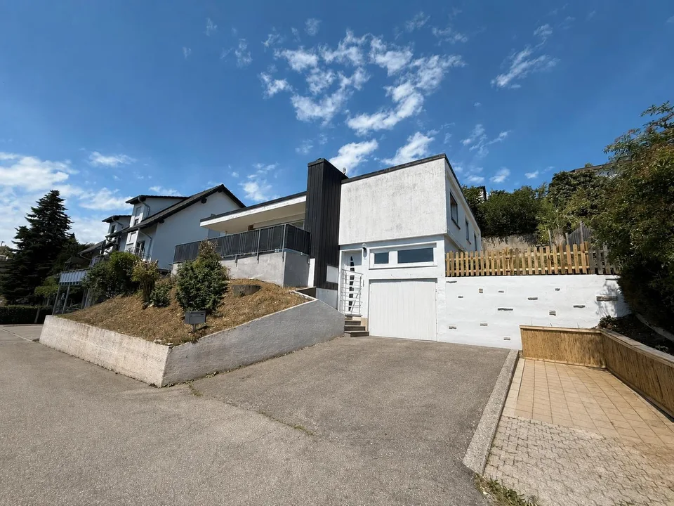5.5-Zimmer-Einfamilienhaus mit grosser Sonnenterrasse und Potenzial