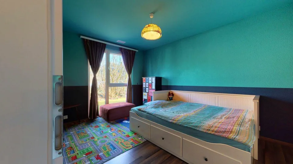 stilsichere 4.5-Zimmer-Gartenwohnung mit Einstellhallen- und Aussenabstellplatz – Foto 10 von 12