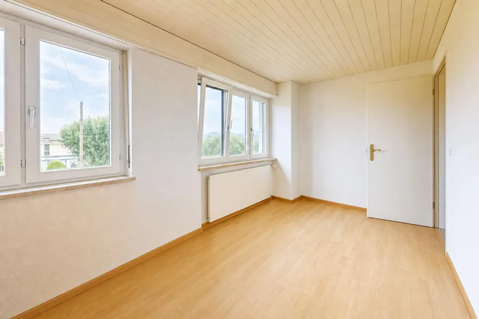 Well-maintained single-family house in a unique location – photo 9 of 26
