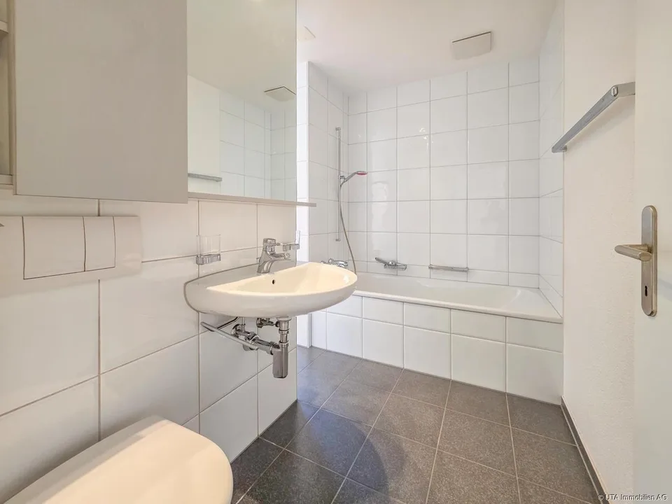 Attraktive Wohnung mit Loggia an urbaner, zentraler Lage