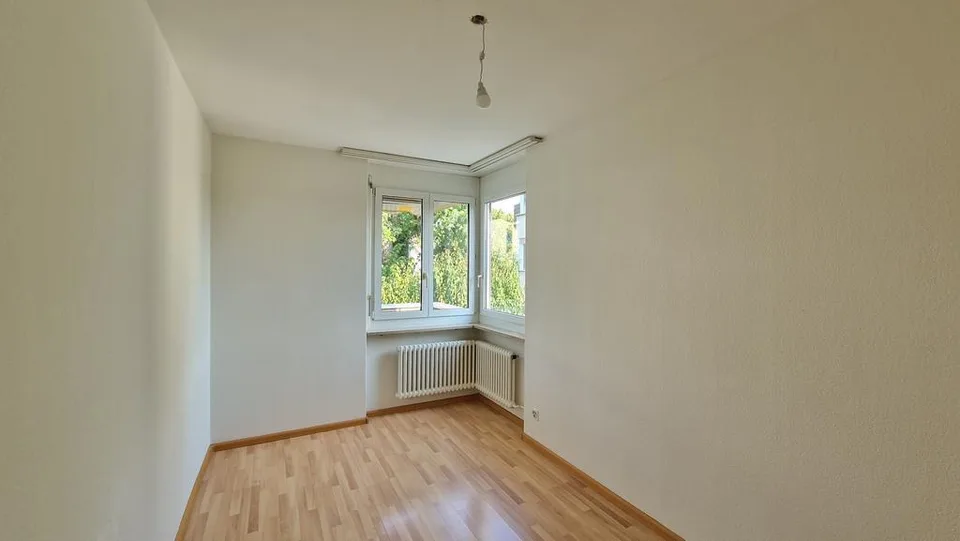 Grosszügige Wohnung mit Charme und Balkon